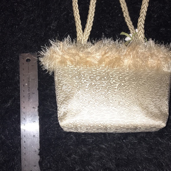 Silk brocade Bridal handbag w/ eyelash trim - Picture 5 of 5